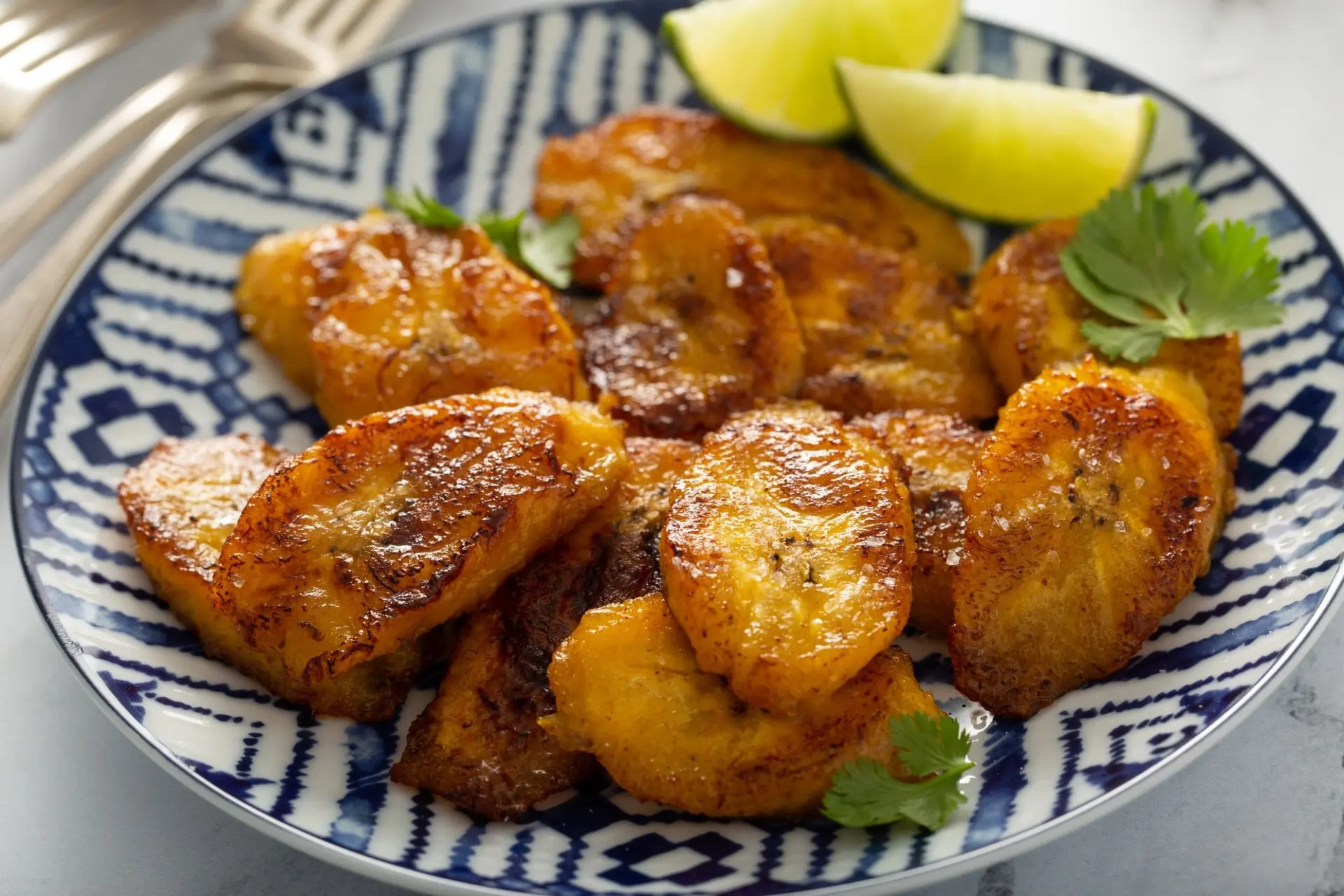 Bananes plantains caramélisées frites