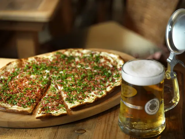 Pizza au speck et à l’oignon