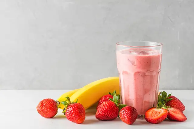 Smoothie aux fraises et bananes