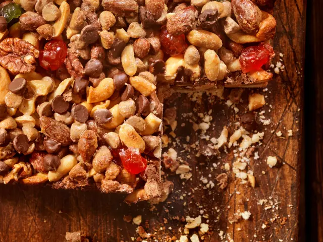 Sablé aux noix, fruits confits et chocolat