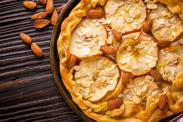 Galette croustillante aux pommes et amandes