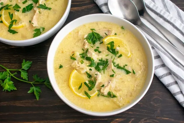 Recette de soupe avgolemono grecque