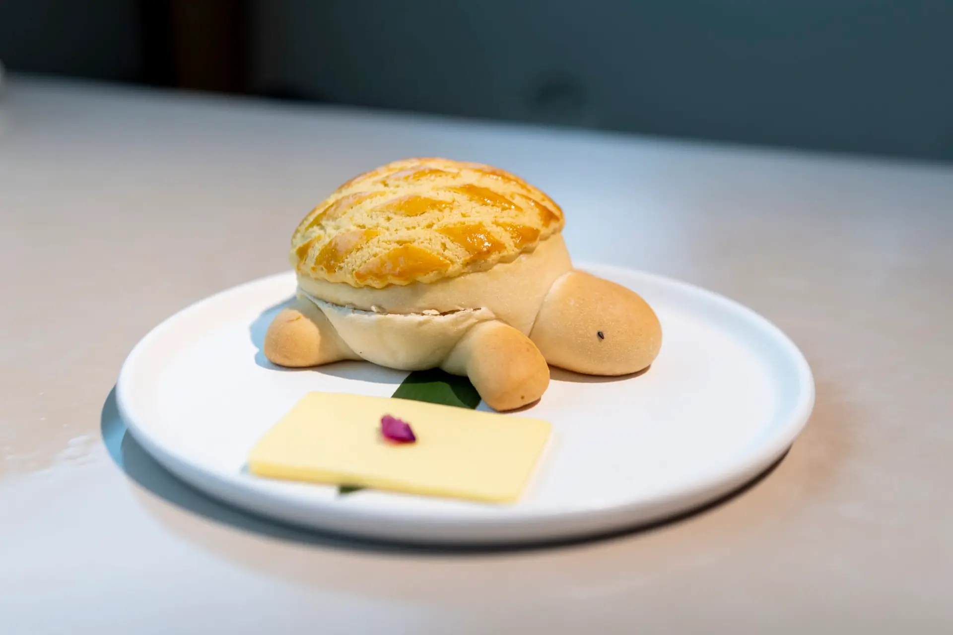 Pain d’ananas en forme de tortue au beurre