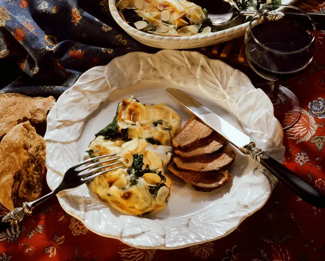 Magret de canard, gratin d’épinards aux amandes