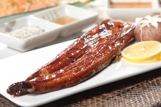 Anguilles frites en sauce