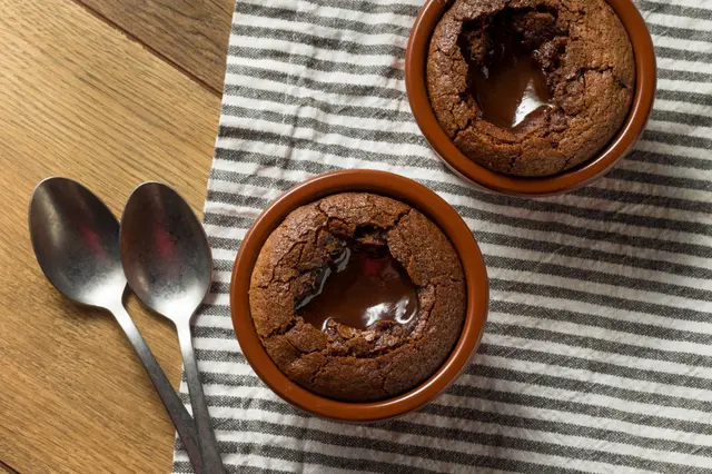 Gâteau de lave fondu au chocolat maison