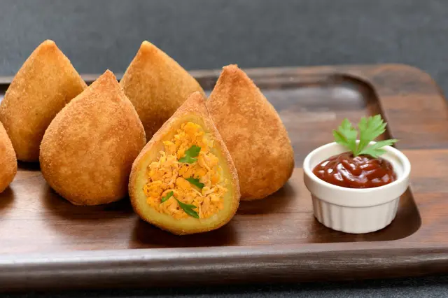 Coxinha : une collation brésilienne au poulet