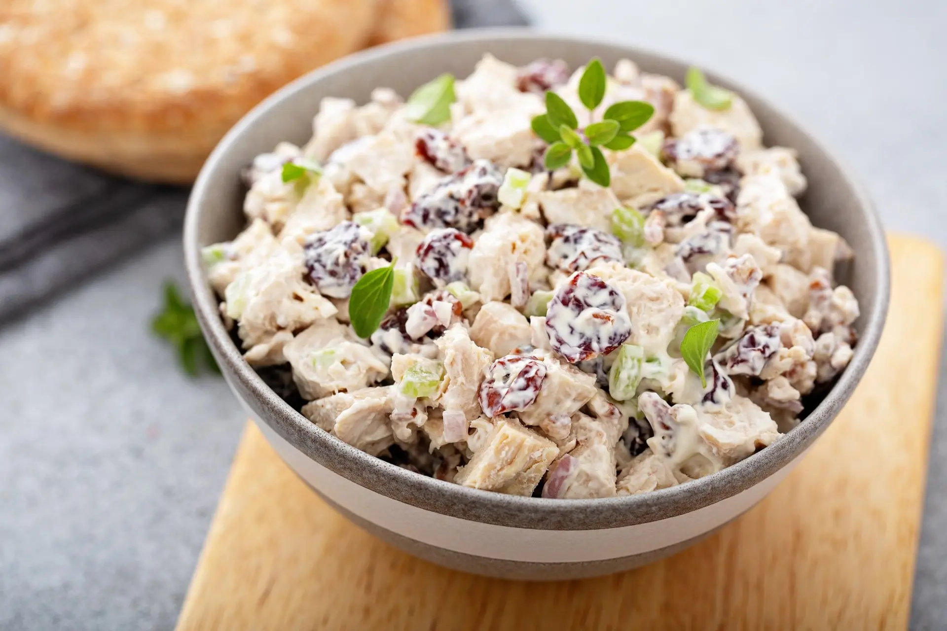Salade de poulet aux cerises sèches