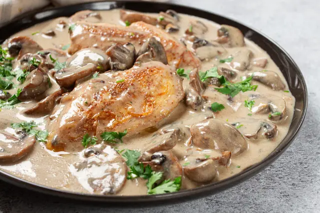 Recette du poulet à la sauce crème champignons