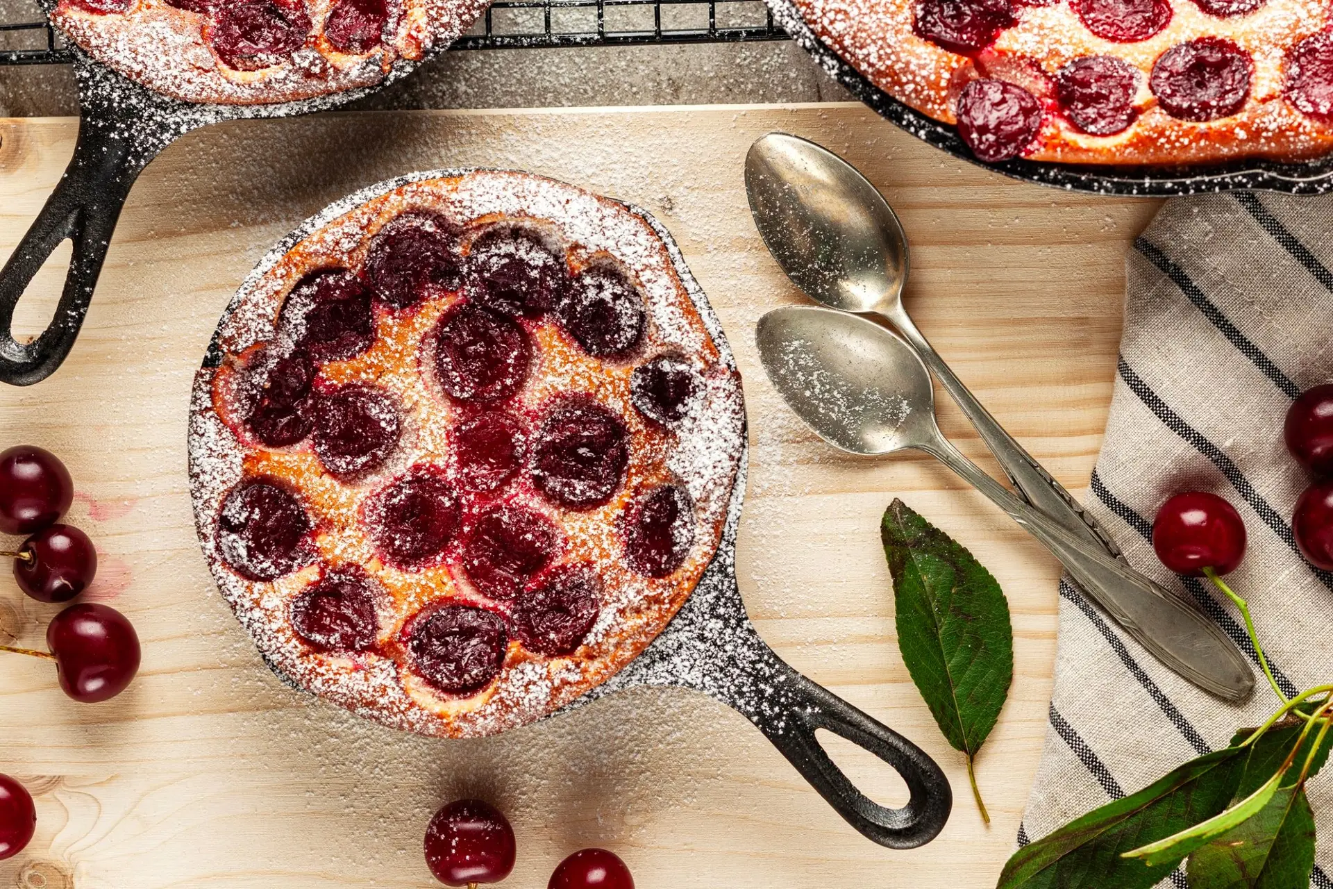 Clafoutis aux cerises moelleux et facile