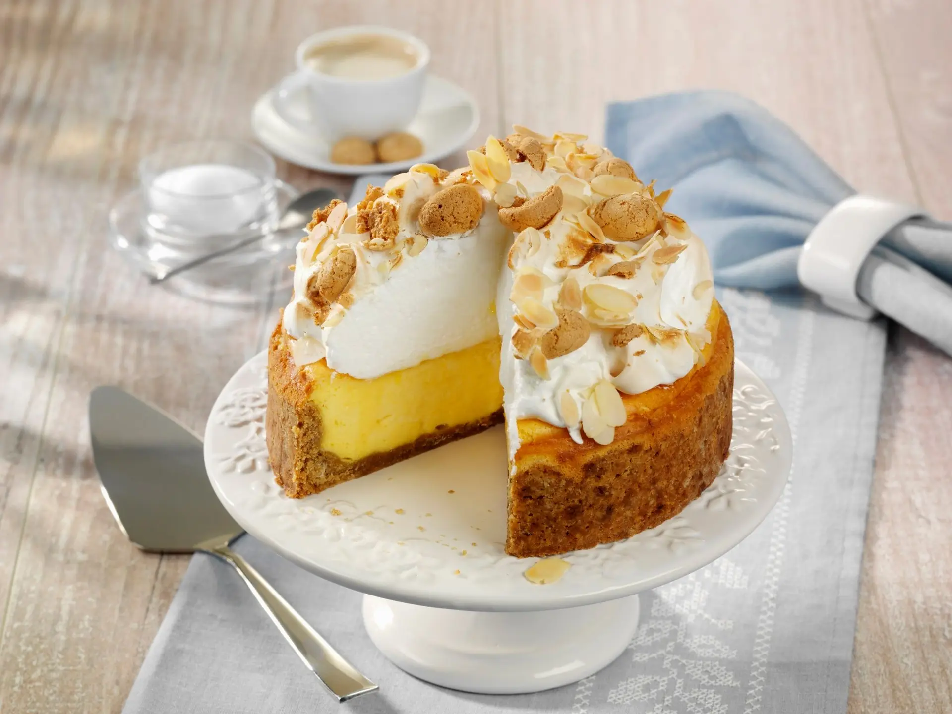 Cheesecake aux amarettis et meringue