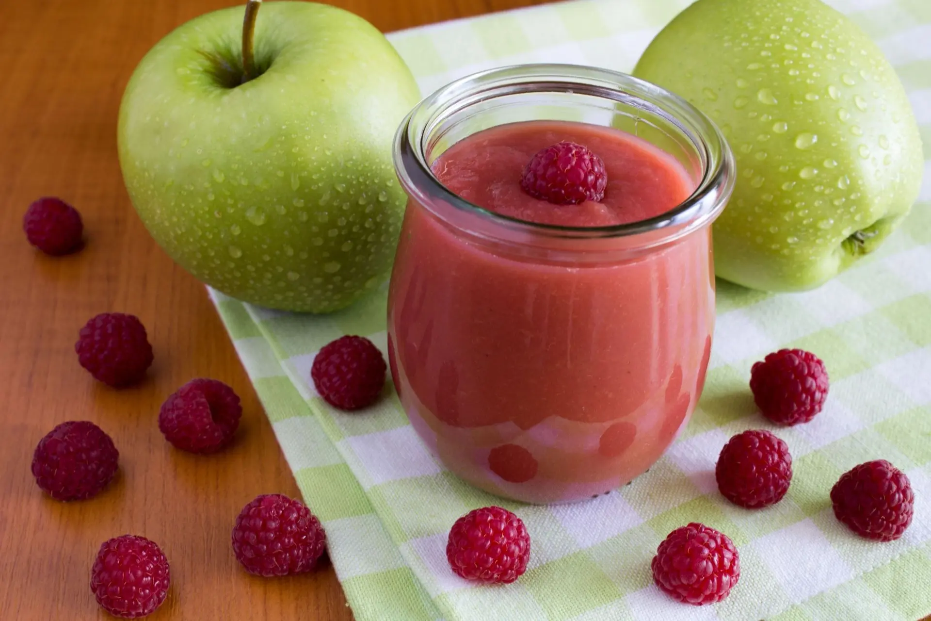Compote de pommes et de framboises