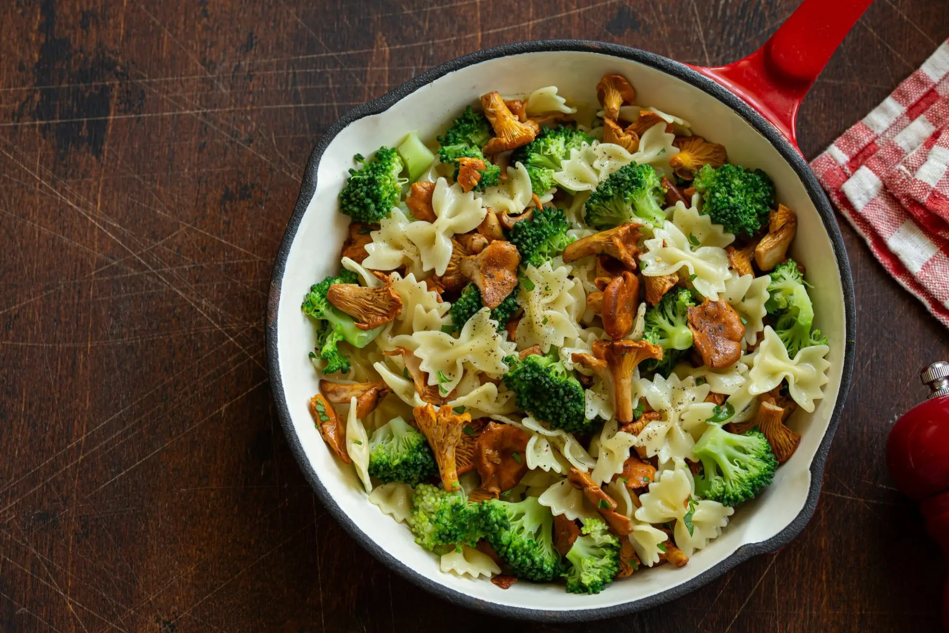 Farfalle aux girolles et brocolis