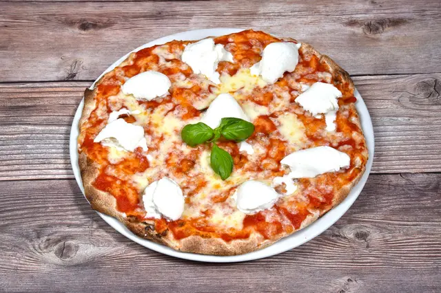 Pizza Bufalina (mozzarella di bufala)