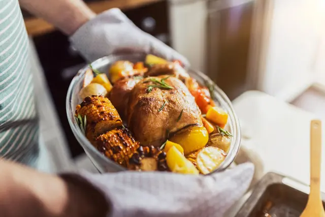 Dinde rôtie au four avec ses légumes grillés