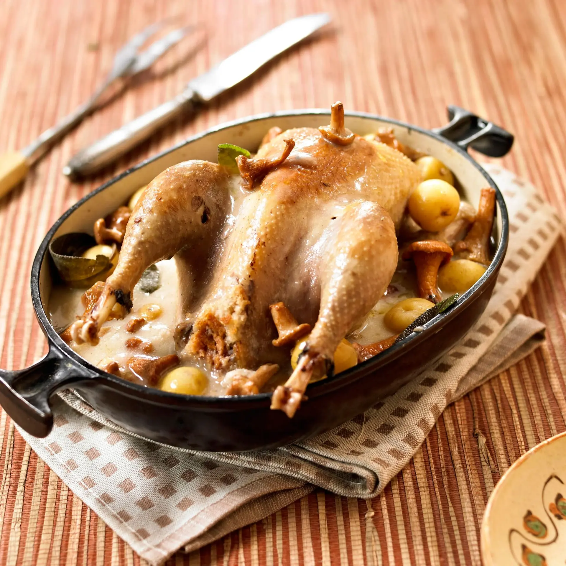 Faisan à la crème de girolles et pommes de terre grenaille