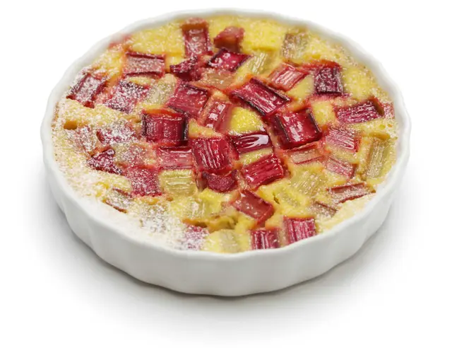 Gâteau à la crème à la rhubarbe