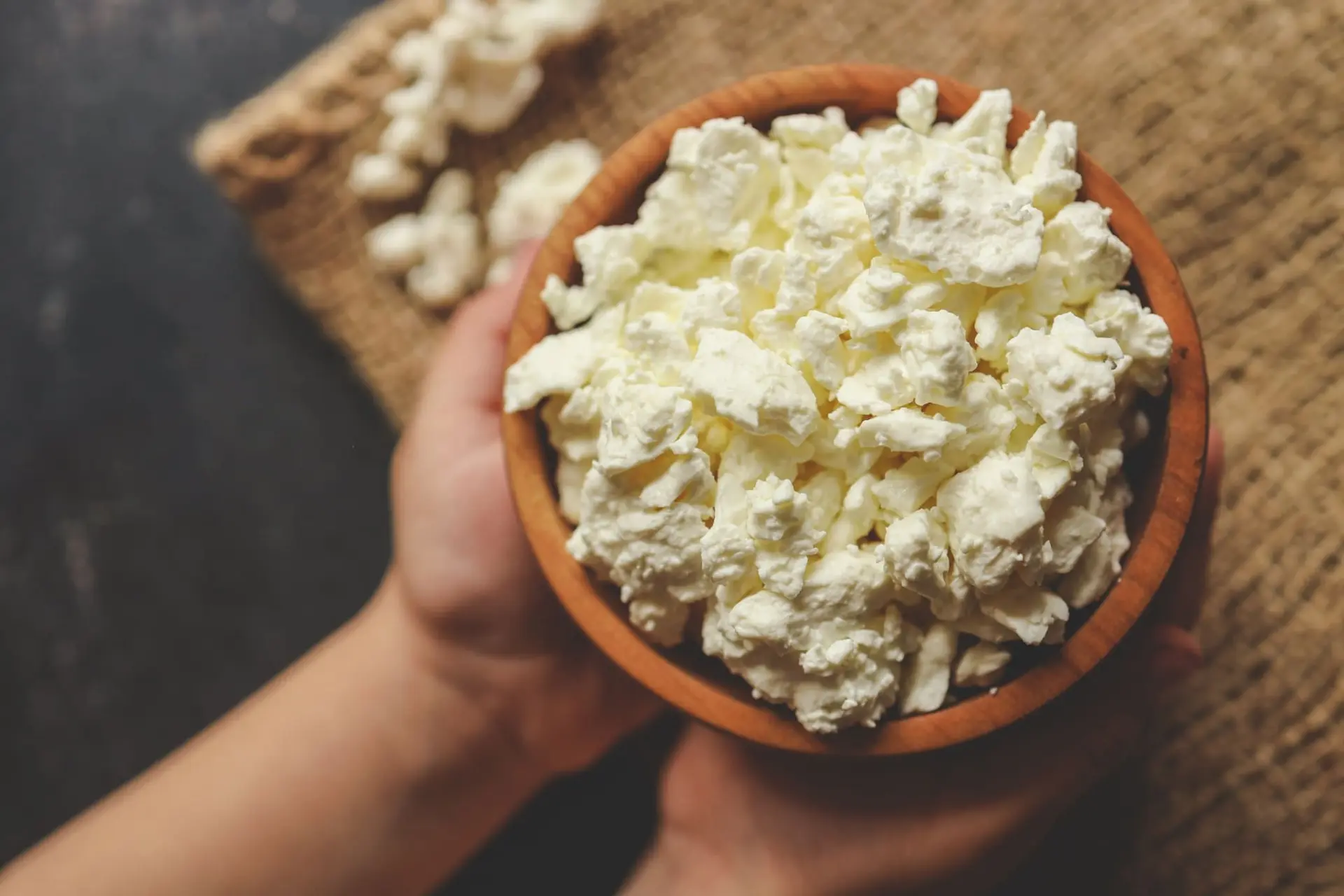Par quoi remplacer le cottage cheese en France ? 7 alternatives de confiance, faciles à trouver