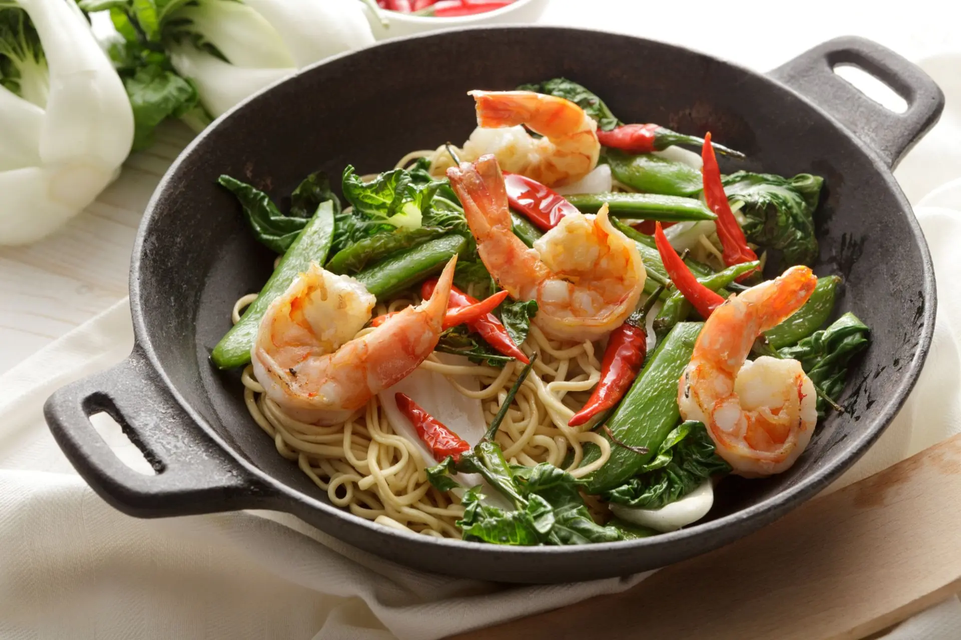 Recette sauté de crevettes aux nouilles et légumes