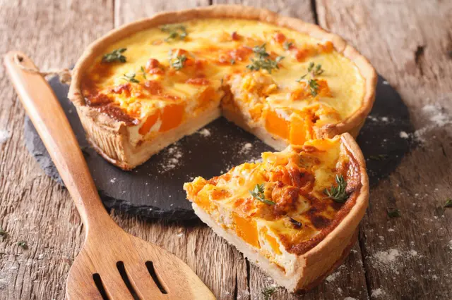 Pâté de sarriette, potiron, fromage et poulet