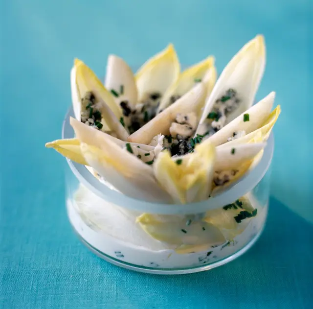 Salade d'endives aux poires et au roquefort