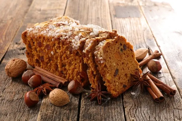 Pain d'épices aux noisettes et amandes