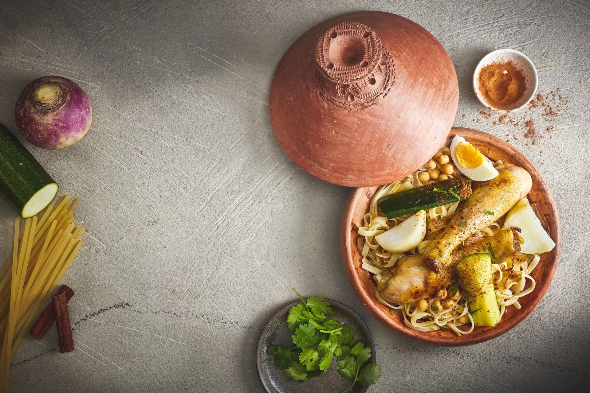 Rechta algérienne au poulet et légumes