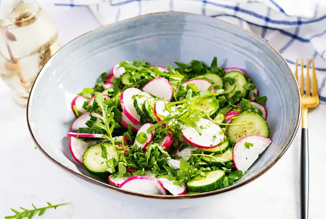 Recette salade végétarienne radis et concombre