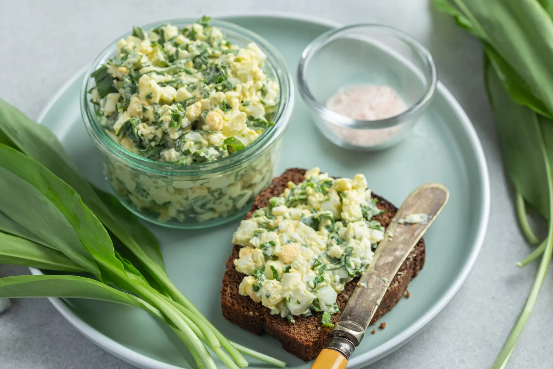 Salade d’œufs à l’ail des ours