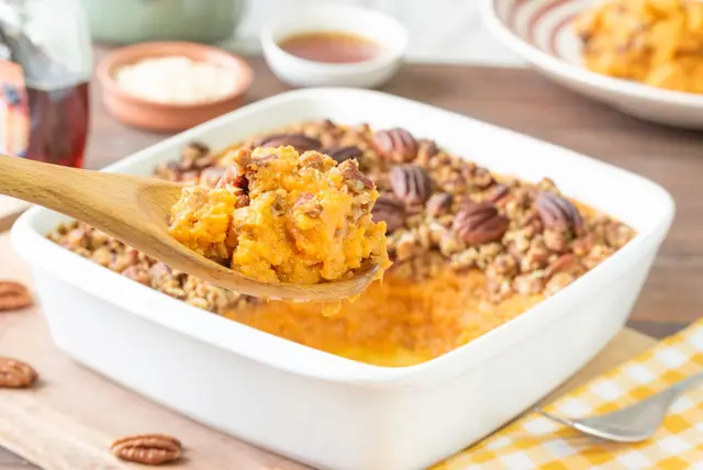 Purée de patates douces avec crumble de noix de pécan