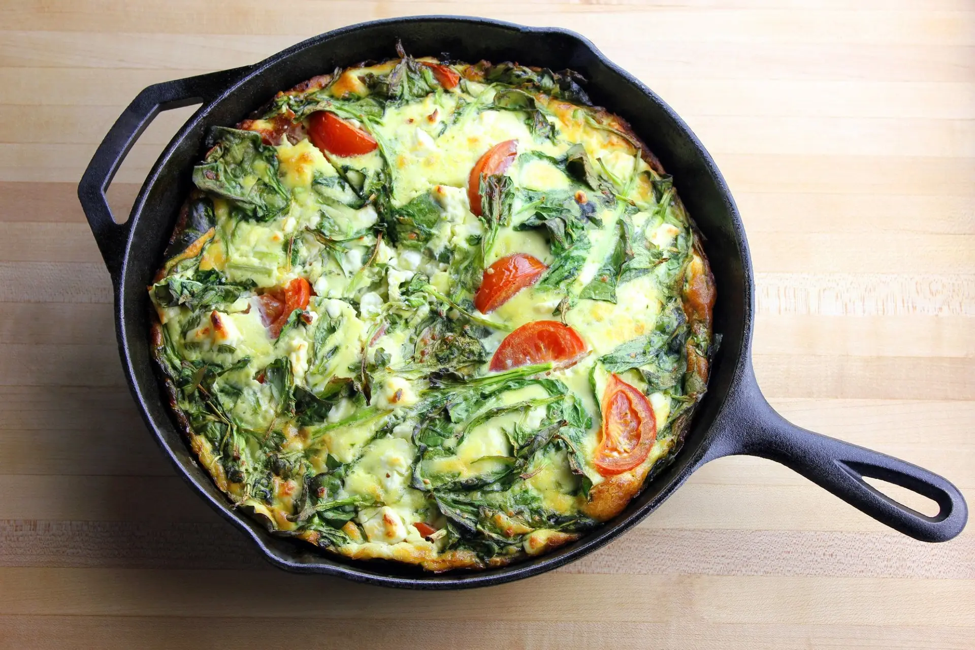 Frittata aux épinards, tomates et feta