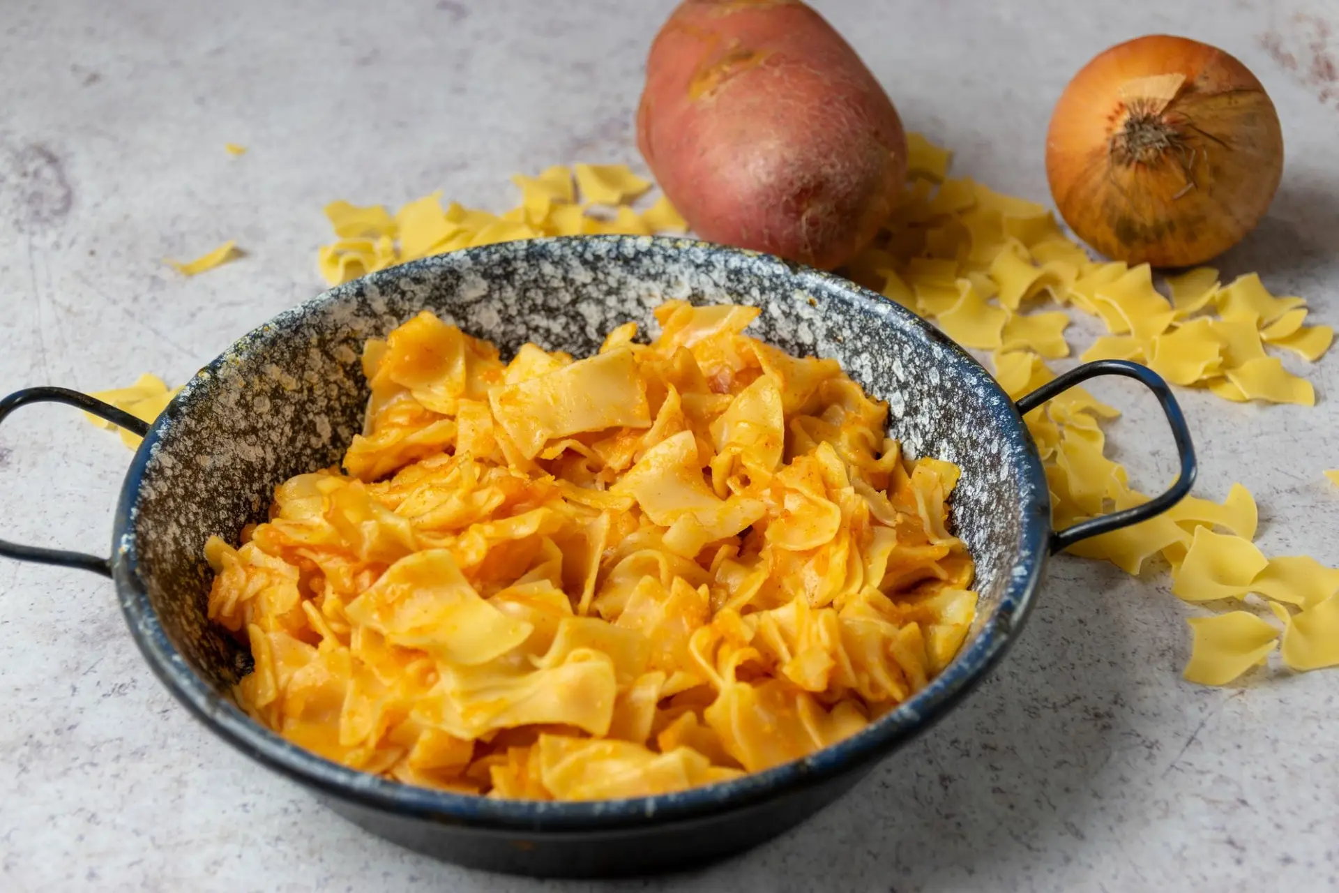 Nouilles à la pâte de pommes de terre (à la hongroise)