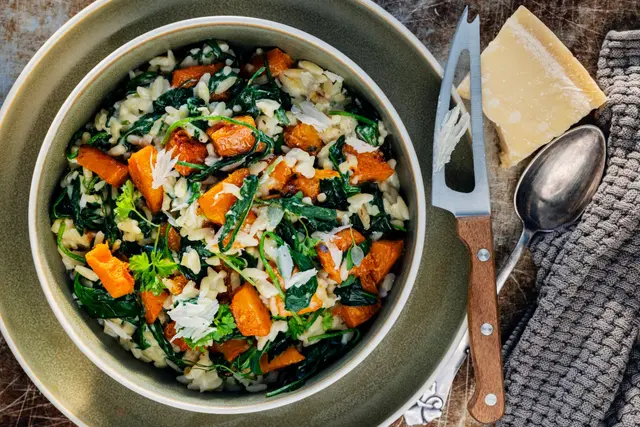 Courge musquée aux épinards et à l’orzo