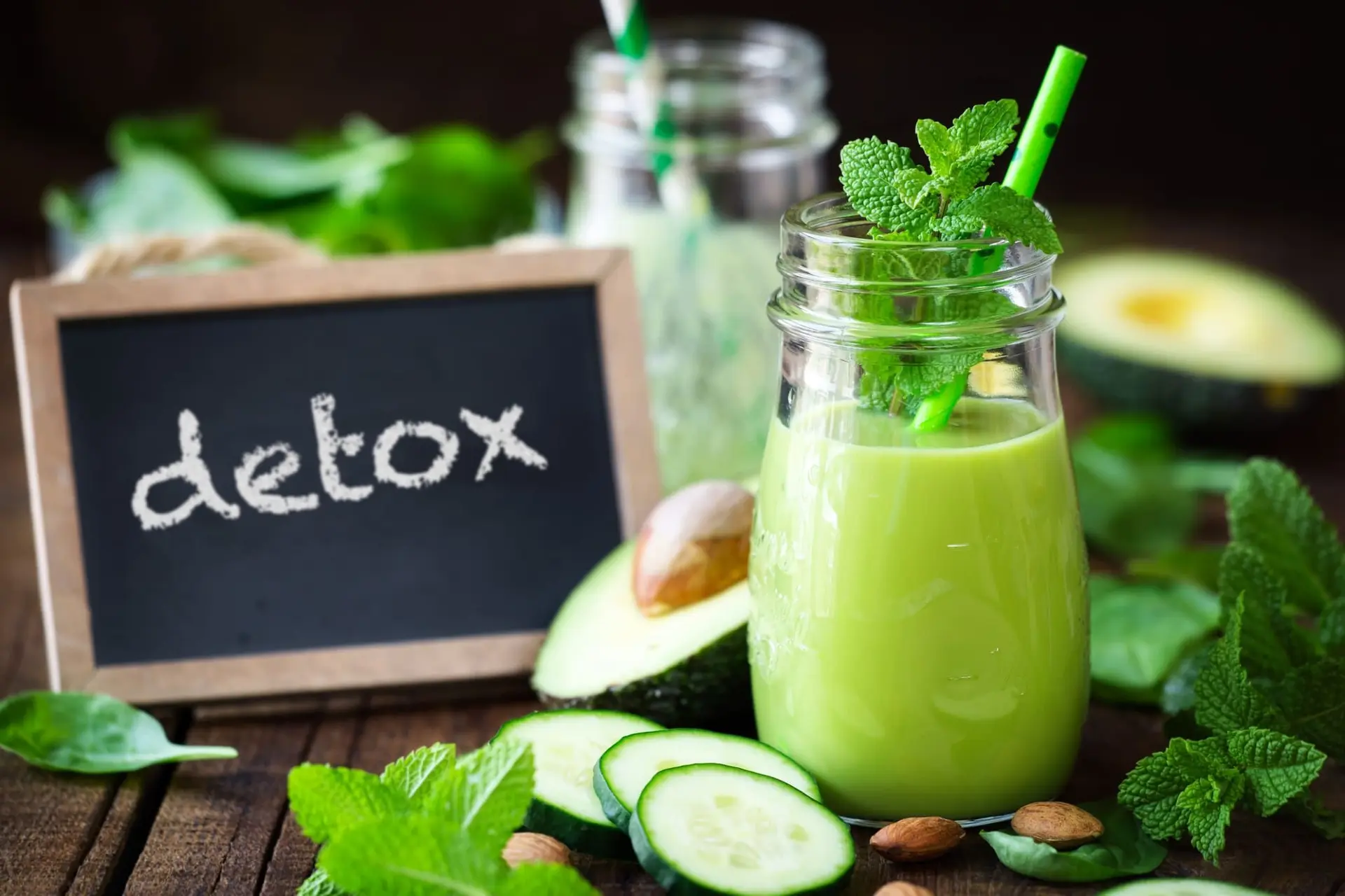Smoothie détox avocat et concombre