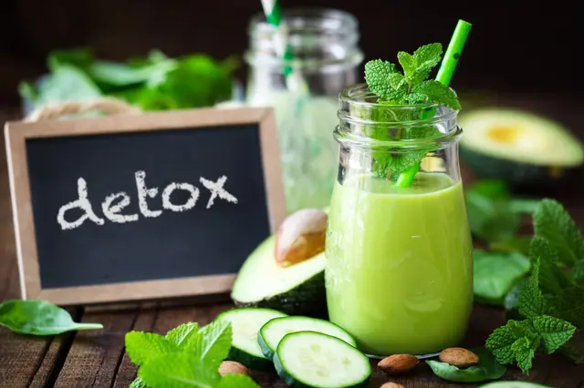 Smoothie détox avocat et concombre