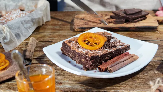 Gâteau au chocolat à la cannelle et au jus d'orange