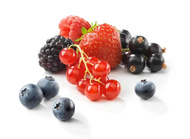 Petits fruits rouges et bleus : bienfaits nutritionnels, différences + 6 recettes
