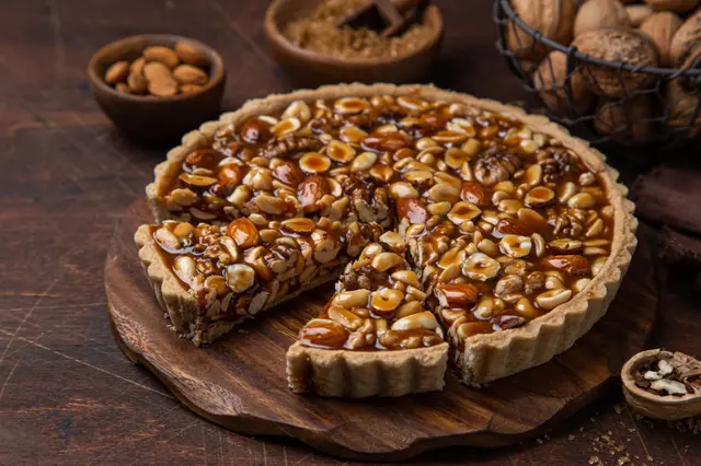 Tarte aux fruits secs et caramel