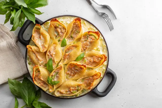 Conchiglioni au saumon et aux courgettes