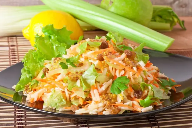 Salade Waldorf pommes céleri