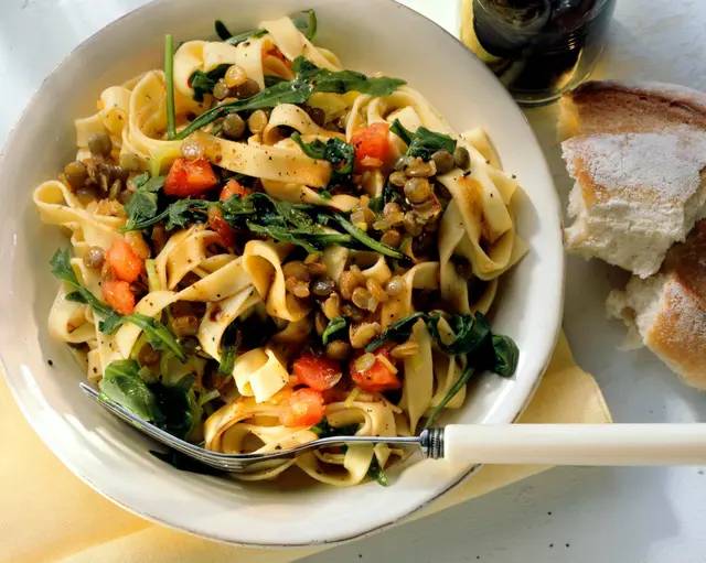 Pasta e lenticchie (pâtes en ruban aux lentilles balsamiques)