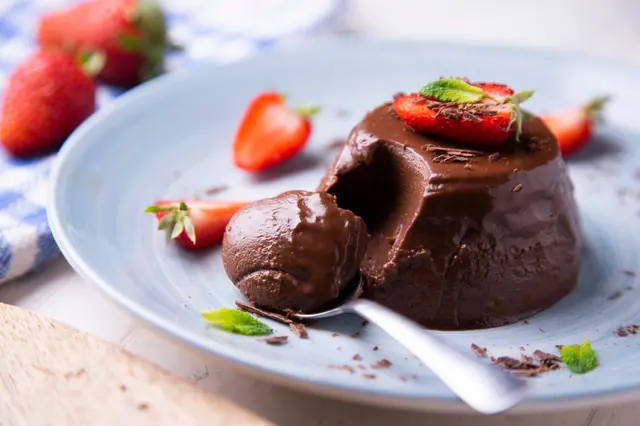 Panacotta au chocolat aux fraises
