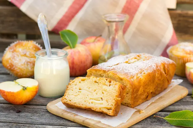 Gâteau au yaourt, pommes et huile d’olive