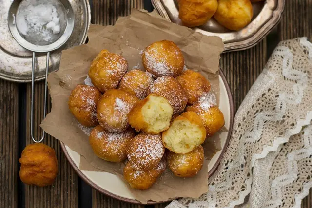 Beignets de ricotta sucrée frits