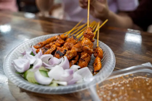 Brochettes de poulet satay