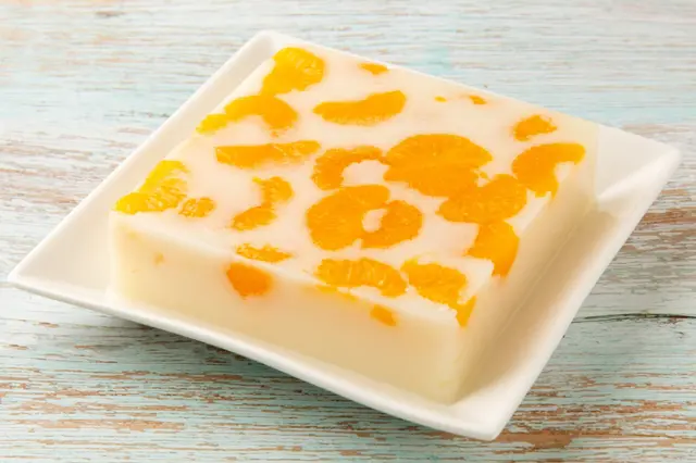 Agar laitier avec mandarines
