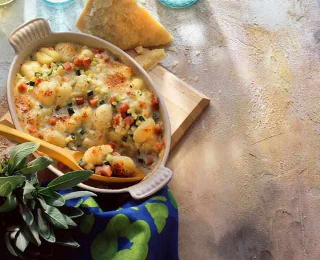 Gratin de gnocchis au jambon et aux courgettes