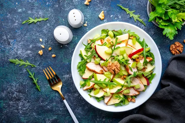 Salade Waldorf aux pommes fraîches
