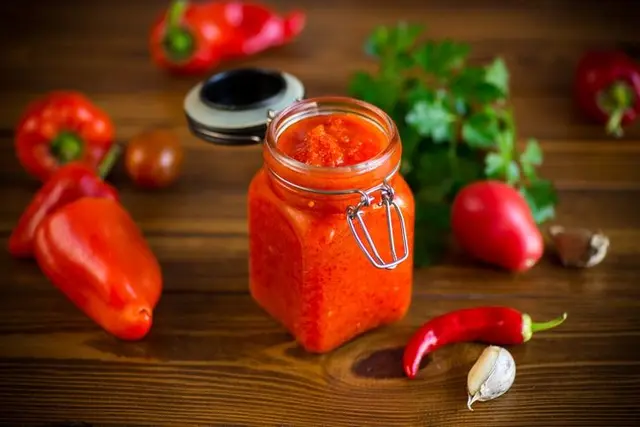Sauce aux poivrons et tomates épicée maison