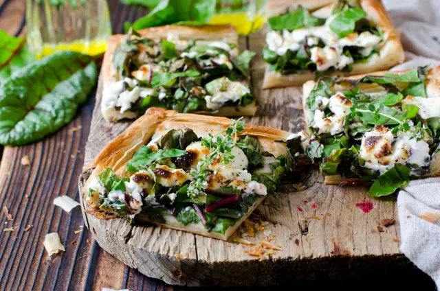Tarte aux épinards, bettes et au fromage